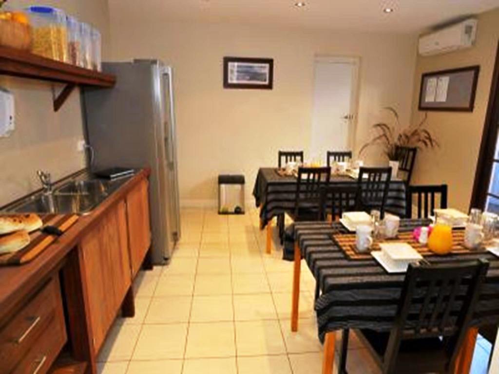 Waikiki Beach Bed And Breakfast Hopeland Номер фото