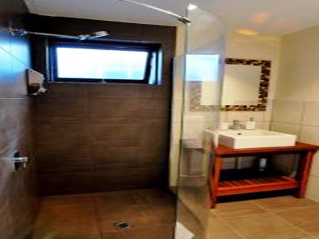 Waikiki Beach Bed And Breakfast Hopeland Номер фото