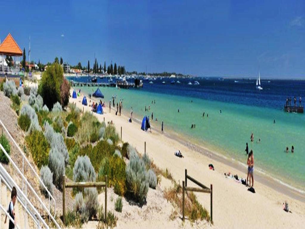Waikiki Beach Bed And Breakfast Hopeland Экстерьер фото