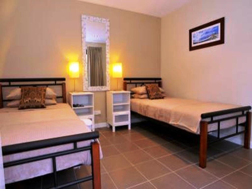 Waikiki Beach Bed And Breakfast Hopeland Номер фото