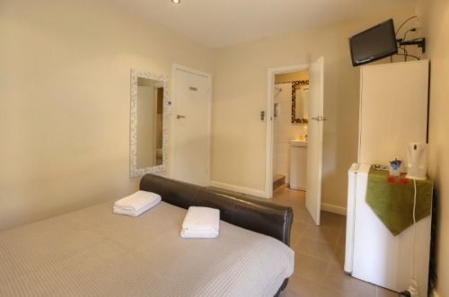 Waikiki Beach Bed And Breakfast Hopeland Экстерьер фото