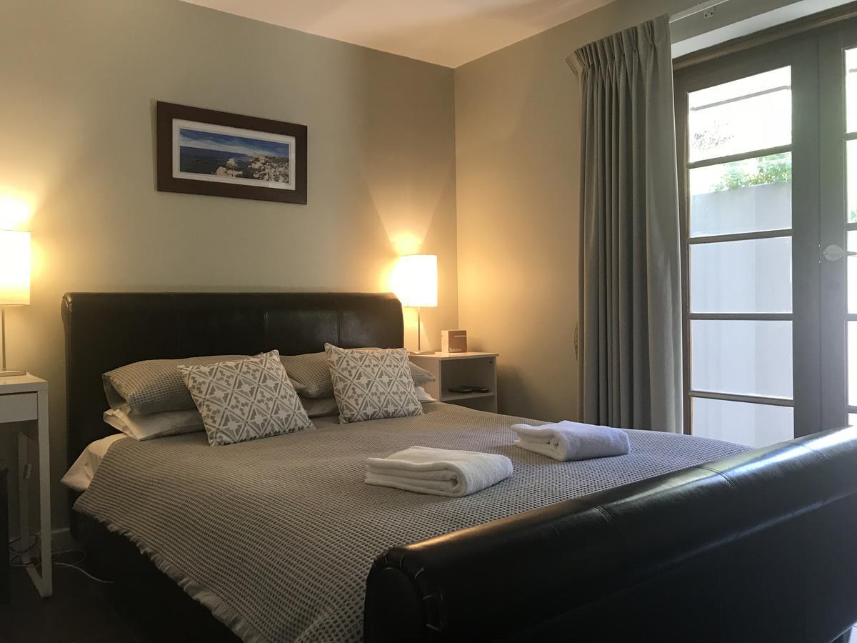 Waikiki Beach Bed And Breakfast Hopeland Экстерьер фото